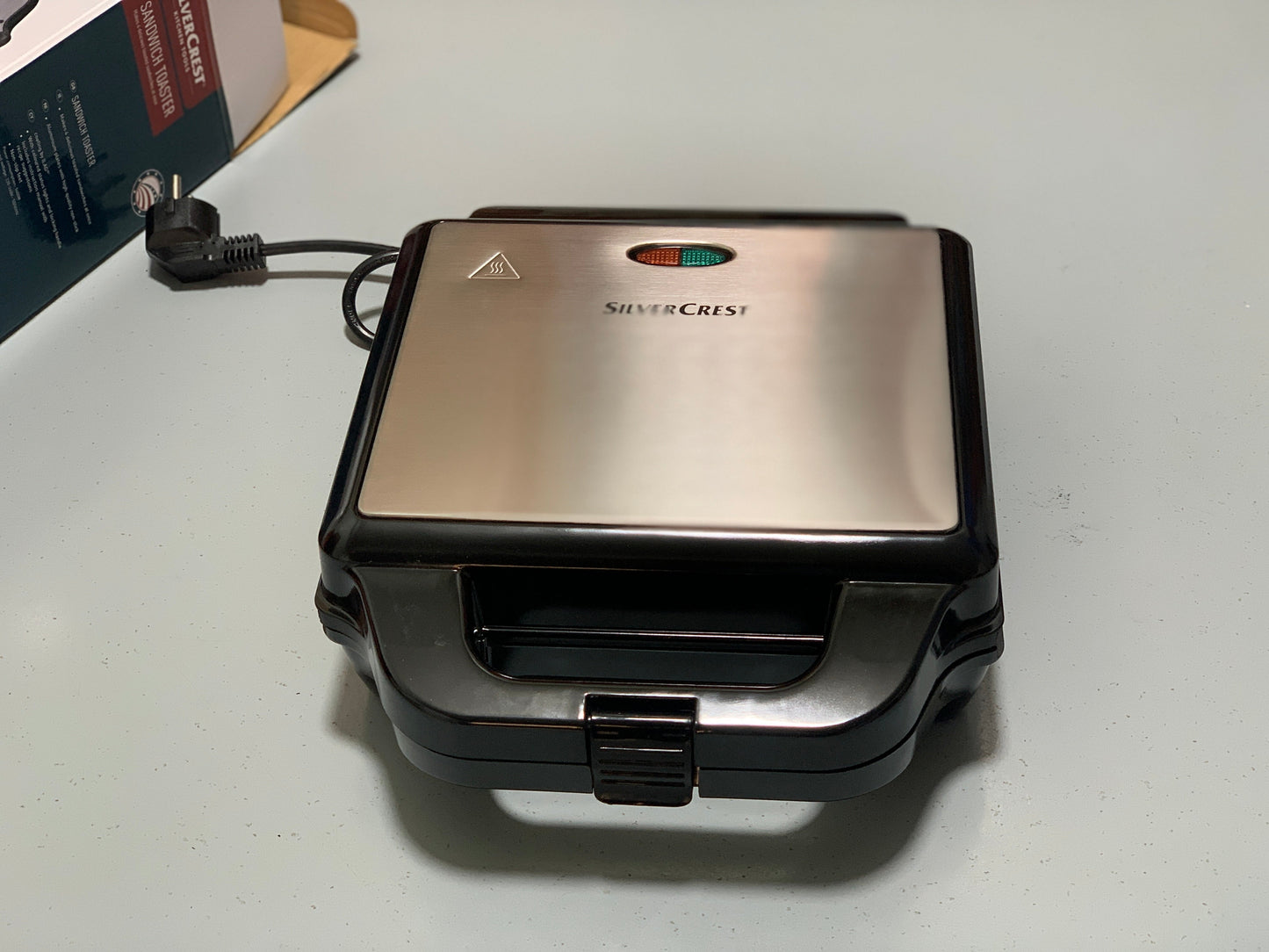 DUBAIZONES™ Silver Crest Sandwich Maker