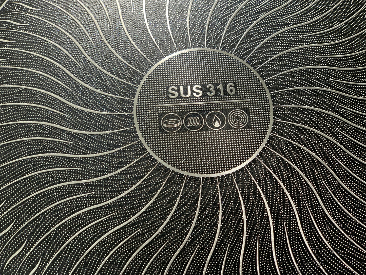 Laser Coating Tawa with Folding Wooden Handle 34cm