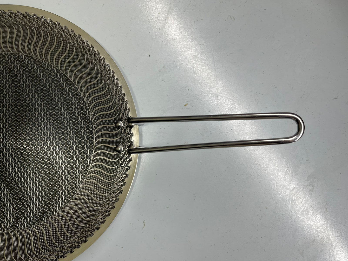 DUBAIZONES™ Laser Coating Tawa 34cm with Long Handle