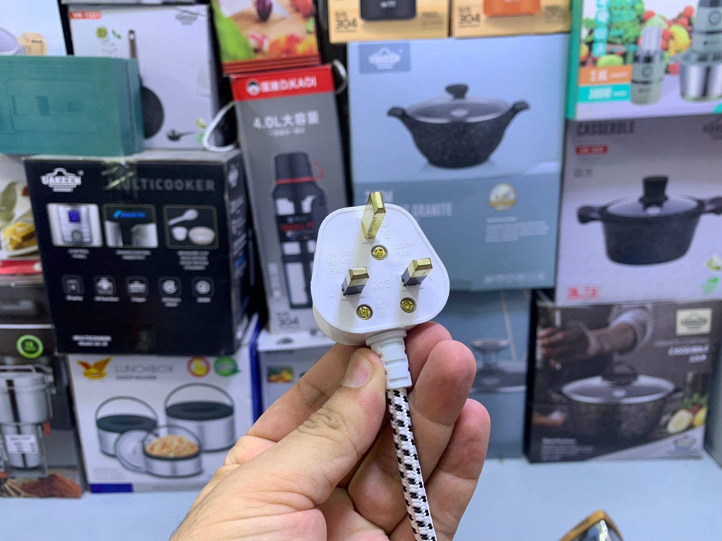 Geepas Dry iron 1200w Non Stick