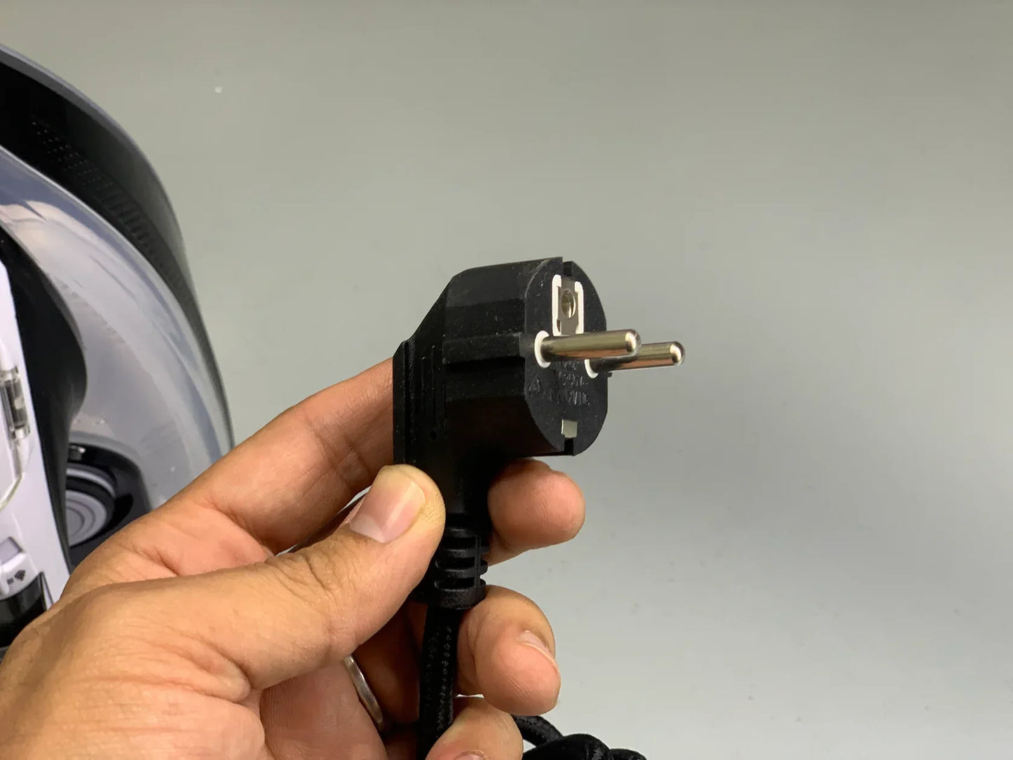 DUBAIZONES™ imported BOMANN Steam Iron – 2000W, 1-Year Warranty (made in germany)