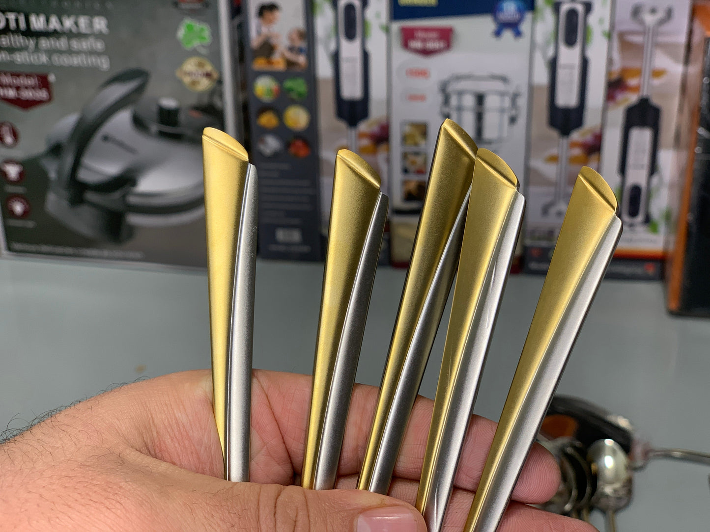 DUBAIZONES™ 84 Pieces High Quality Cutlery Set For 18 Persons