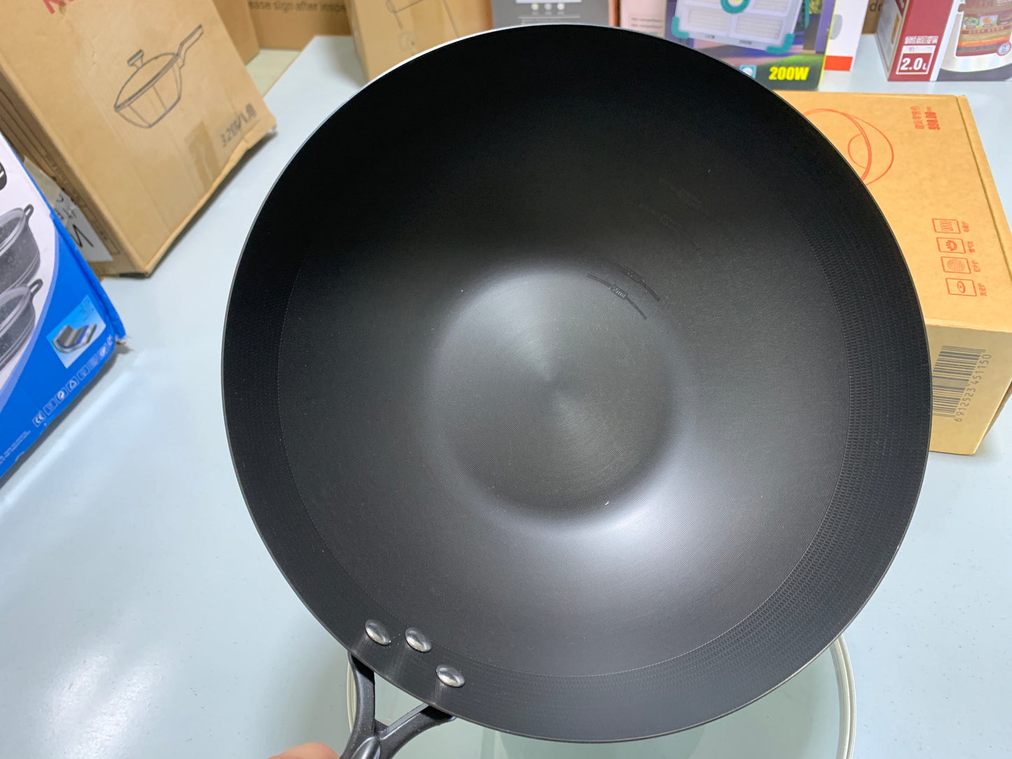 DUBAIZONES™ Dotted Pattern Laser Coating Deep Frying with Wooden Handle