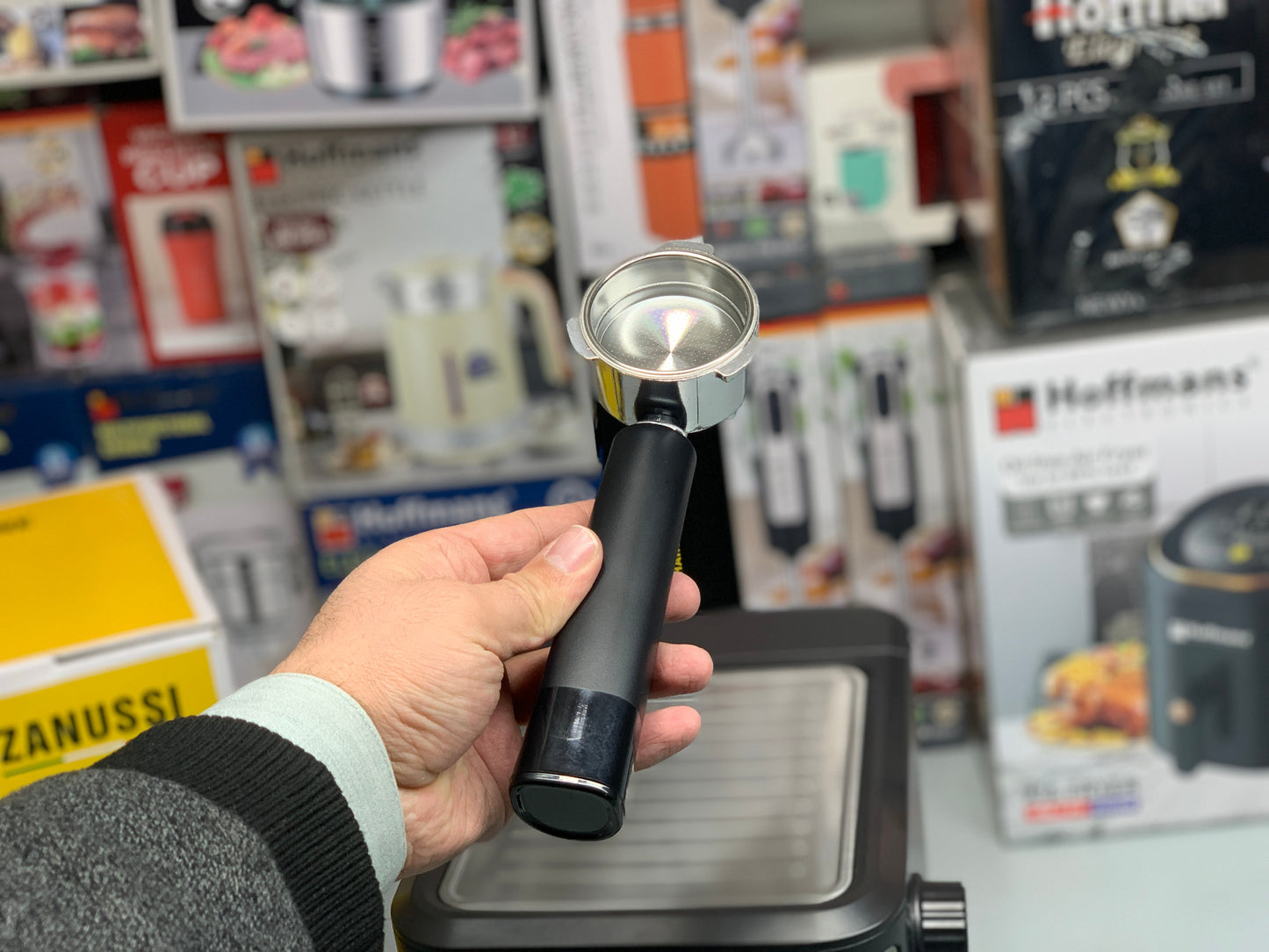 ZANUSSI Expresso Machine 850w 1.8L 20 Bar