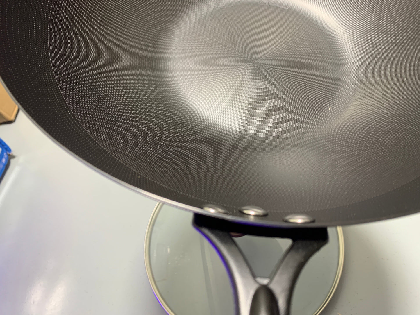 DUBAIZONES™ Dotted Pattern Laser Coating Deep Frying with Wooden Handle