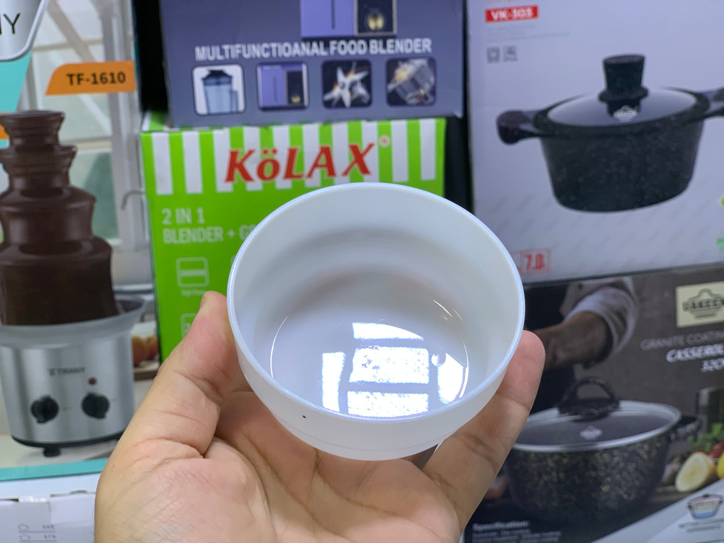 Sports Water Bottles 2000ml Portable and suitable for camping and sports