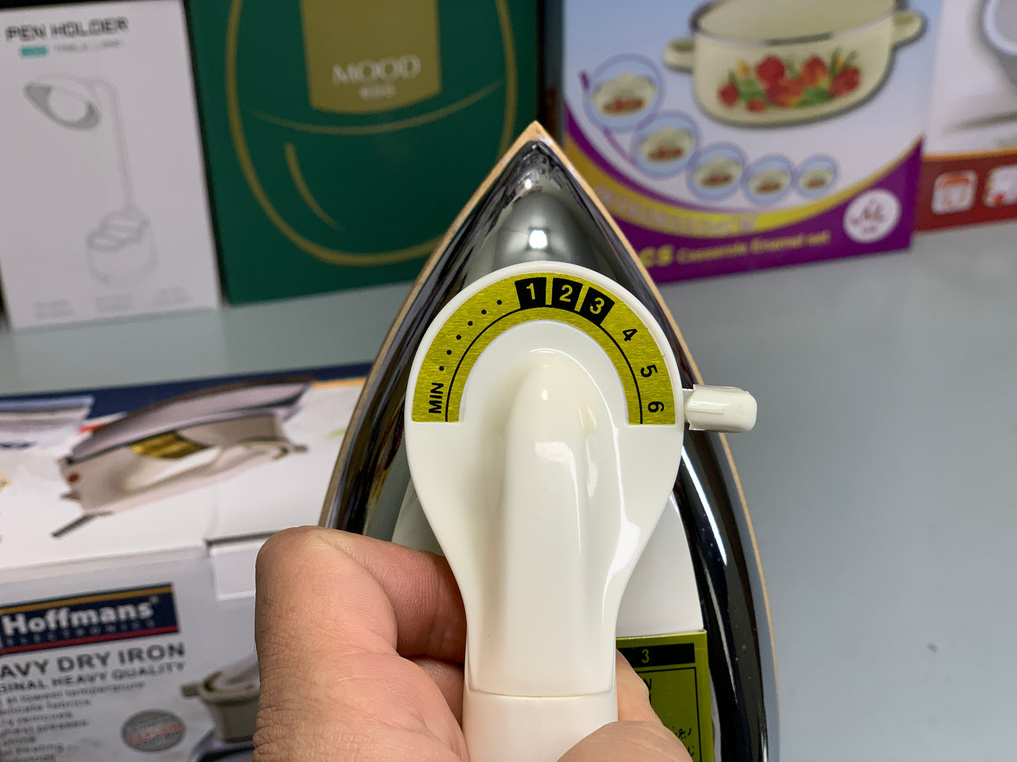 DUBAIZONES™ Hoffmans Electronics Heavy Duty Dry Iron 1200w and Non Stick Plate