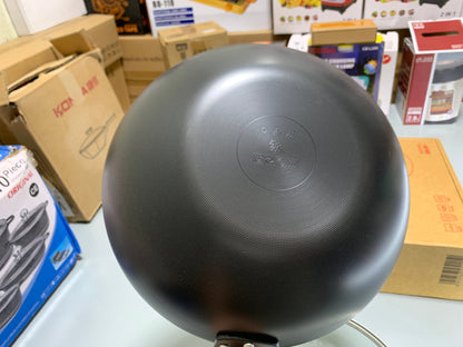 DUBAIZONES™ Dotted Pattern Laser Coating Deep Frying with Wooden Handle