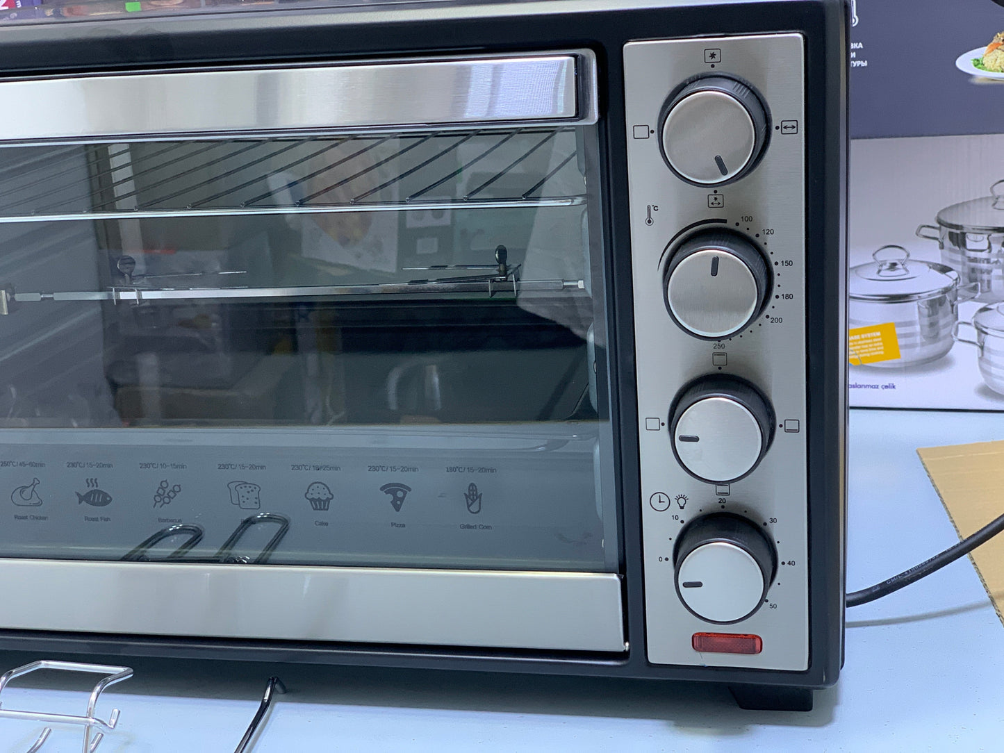 Pigeon Electric Oven With Convection 40L and 1600w