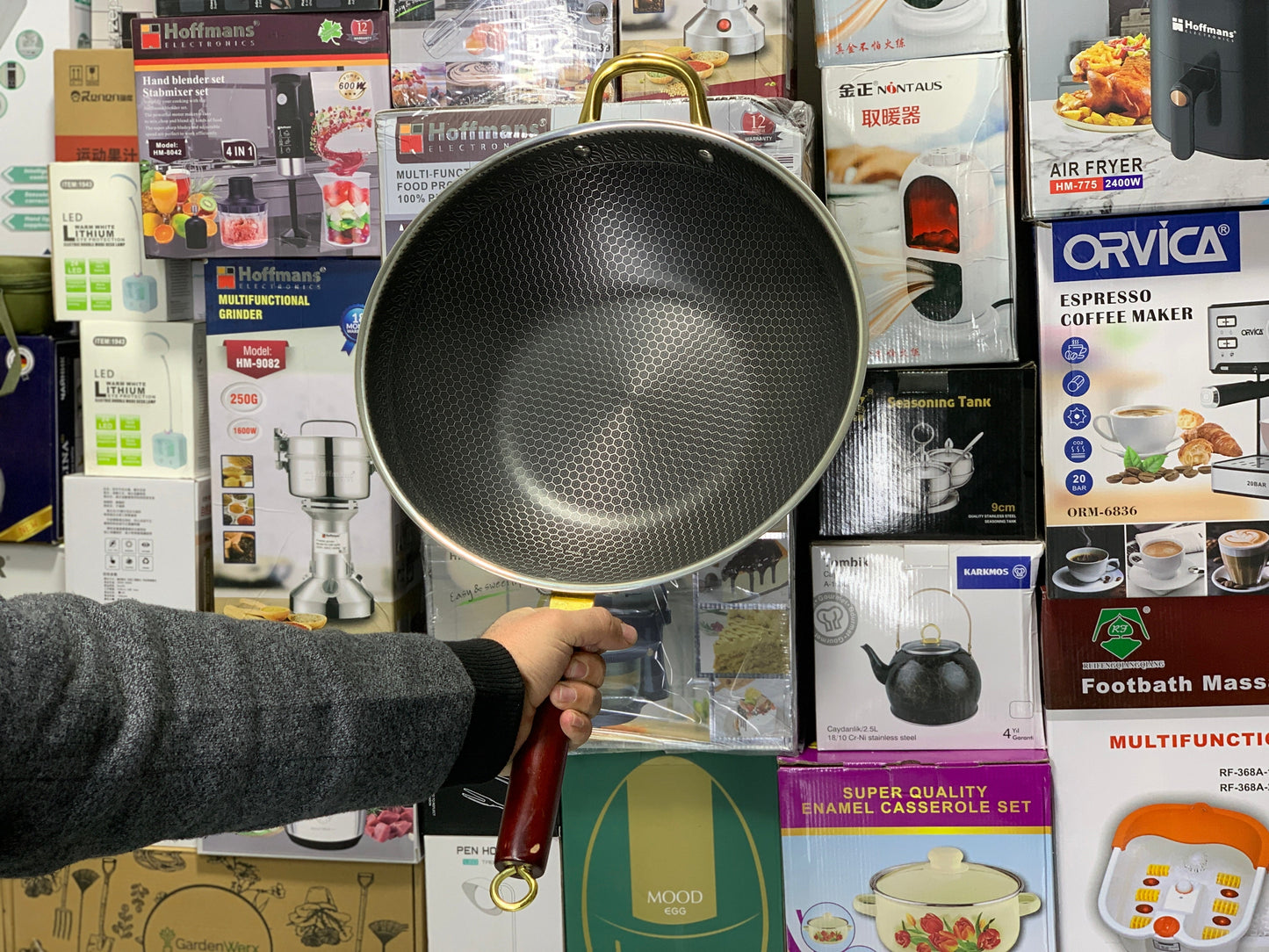 DUBAIZONES™ Laser Coating Frying Pan with Unique Handle design