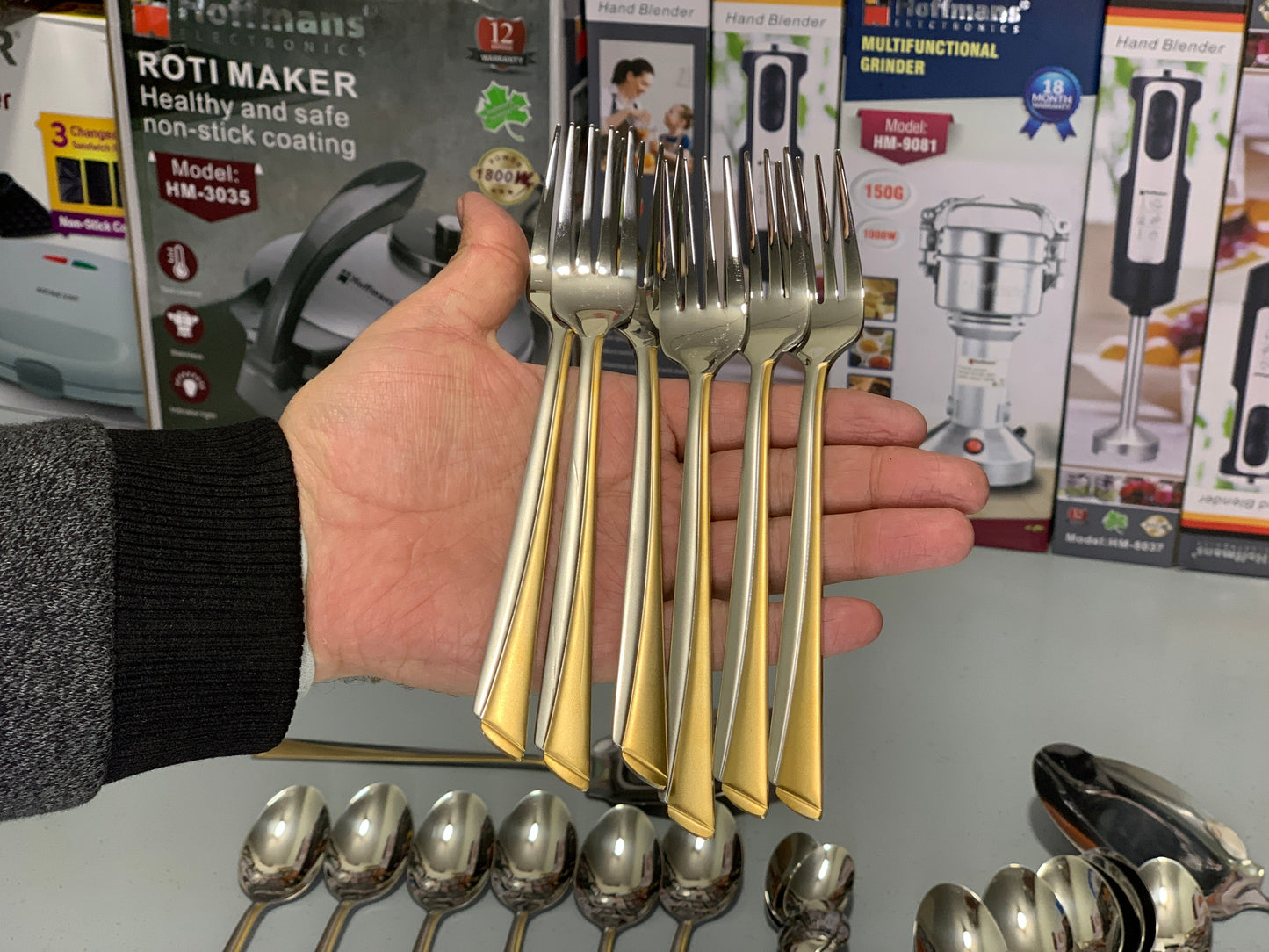 DUBAIZONES™ 28 Pieces High Quality Cutlery Set For 6 Persons