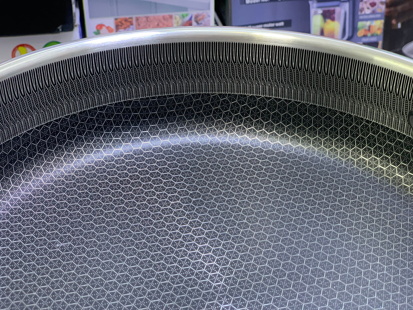 Laser Coating Shallow Casseroles Honeycomb pattern And Non Stick
