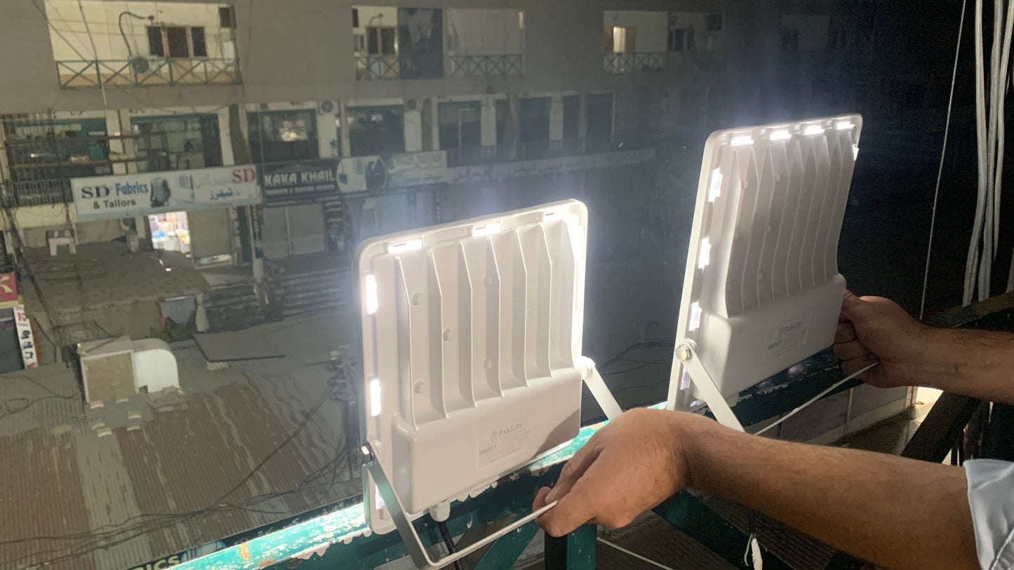 DUBAIZONES™ IP66 Electric Emergency Flood Light 50W and 100W