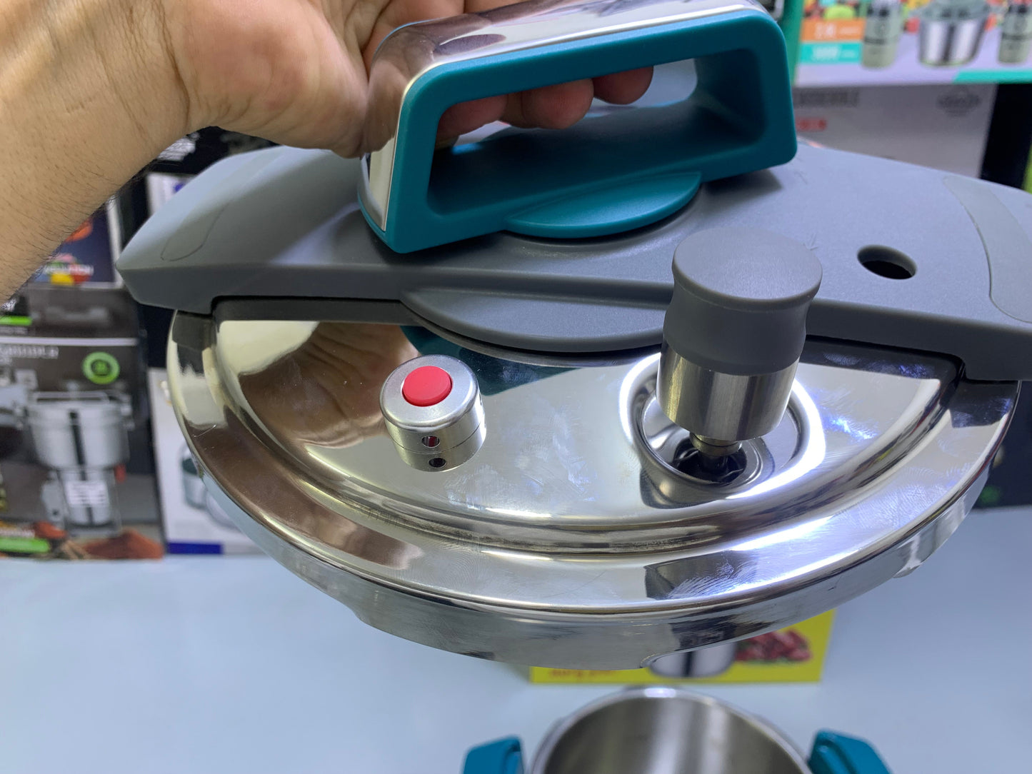 Kolax Pressure Cooker 6L and Stainless Steel 18/10 Capsule bottom