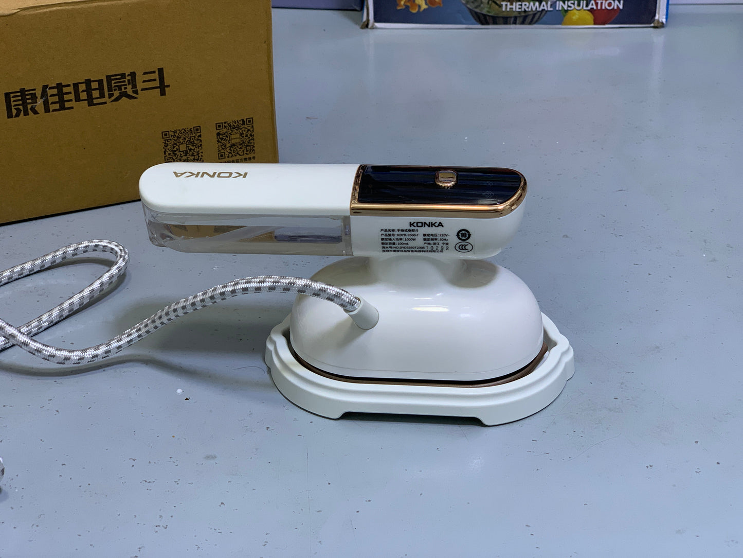 Konka Portable Steam iron 1000w 100ml weight 590g/850g
