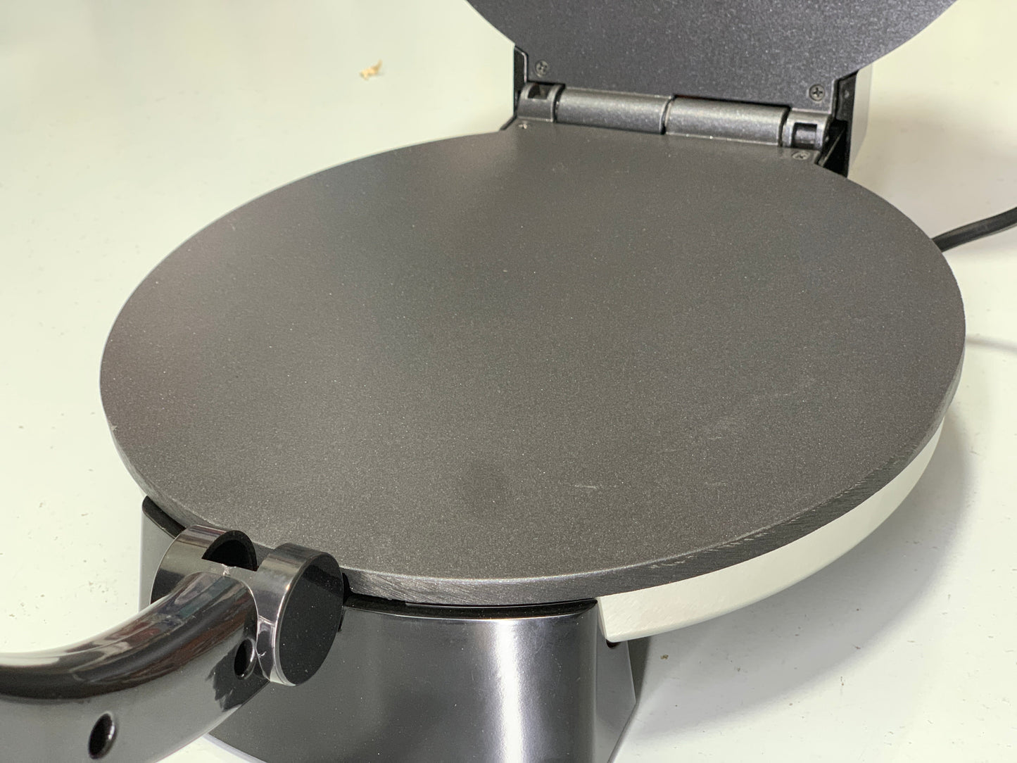 DUBAIZONES™ Hoffmans Roti and Pizza Maker 10 Inches Non Stick Coating 1800w