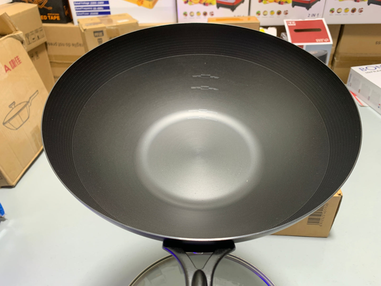 DUBAIZONES™ Dotted Pattern Laser Coating Deep Frying with Wooden Handle