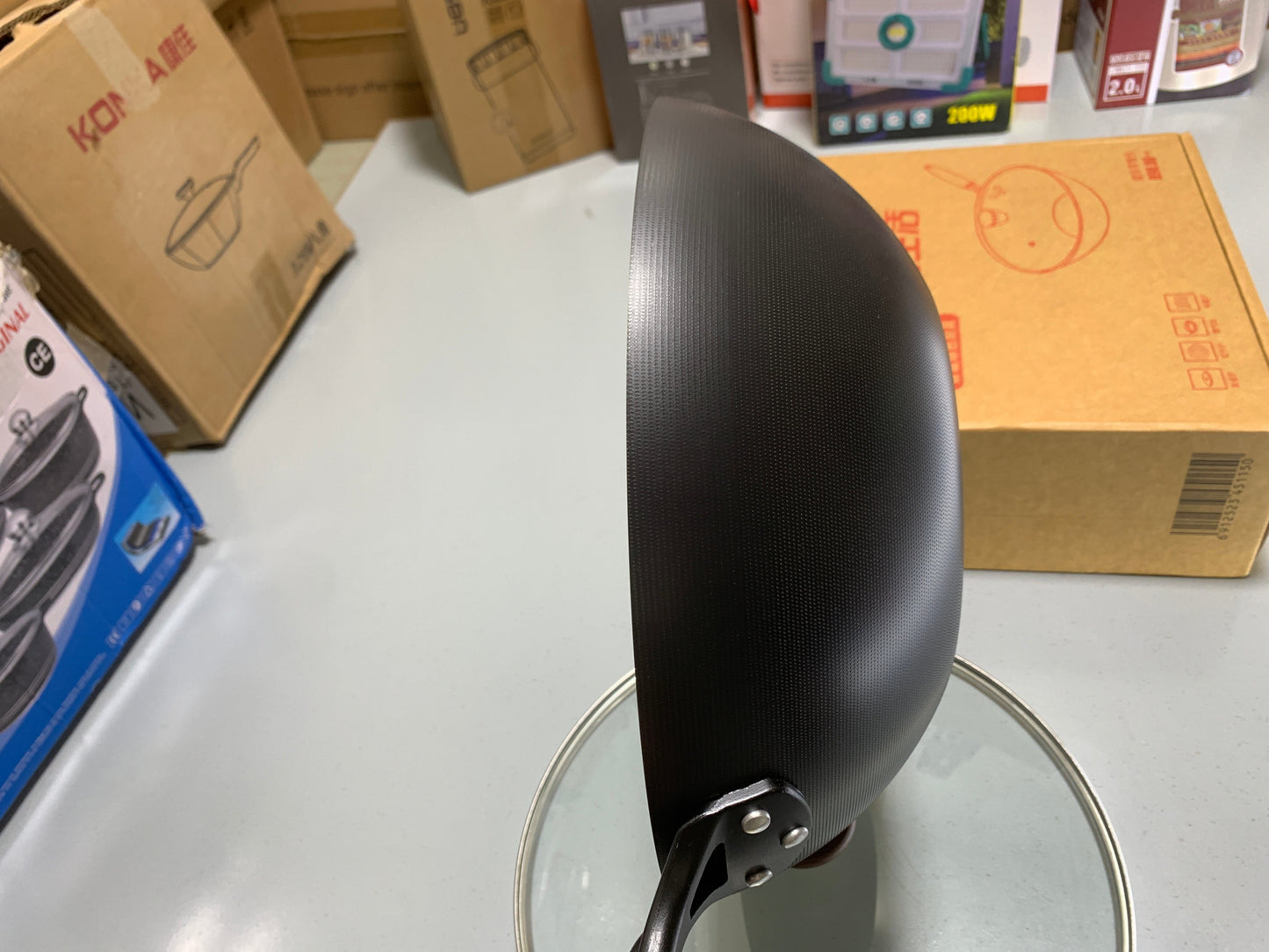 DUBAIZONES™ Dotted Pattern Laser Coating Deep Frying with Wooden Handle