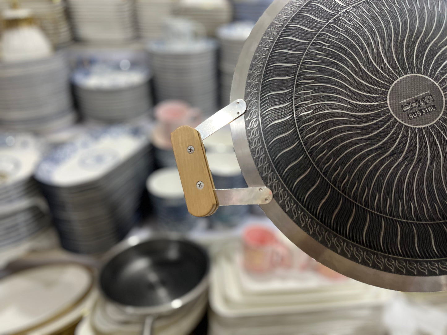 Laser coated Tawa | wooden handel | 34 & 38 cm